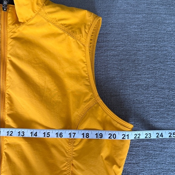 LL Bean Womens Yellow Fleece Lined Nylon Vest L Hiking Outdoor Layering Retro - Picture 10 of 10